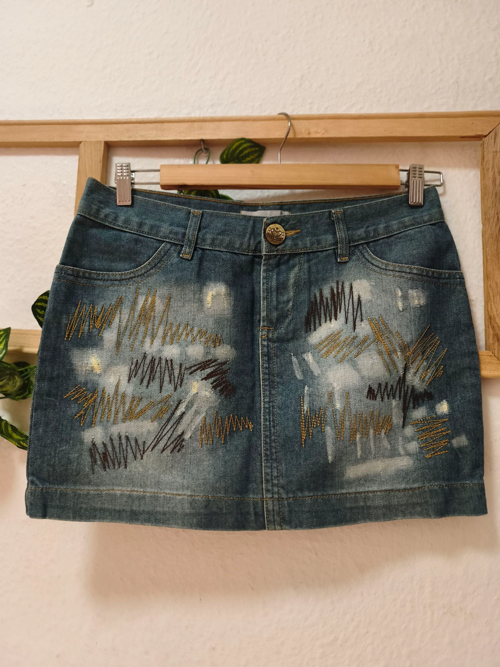 Mini falda vaquera estilo vintage Iceberg talla 27
